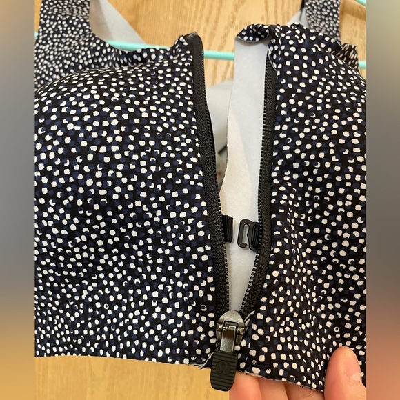 Lululemon Enlite Front-Zip Sports Bra - Picture 4 of 5